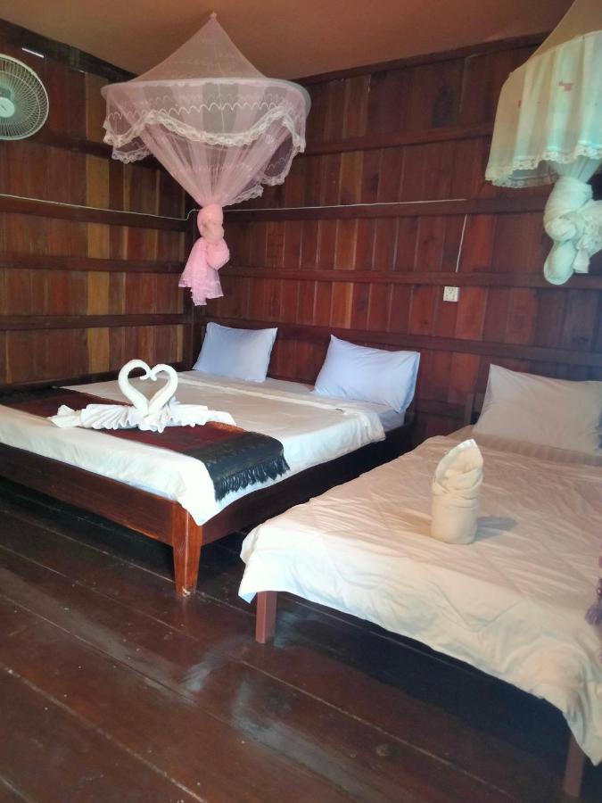 Riverside Bungalow Ban Dondét Esterno foto