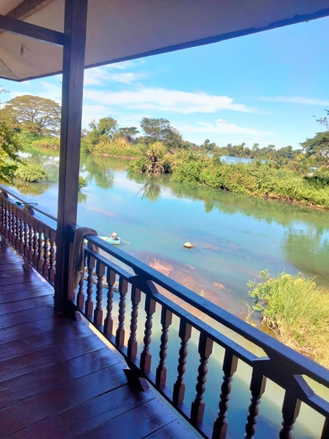 Riverside Bungalow Ban Dondét Esterno foto